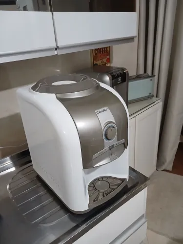 Vendo bebedouro de água Esmaltec EGM30 20 Litros semi-novo
