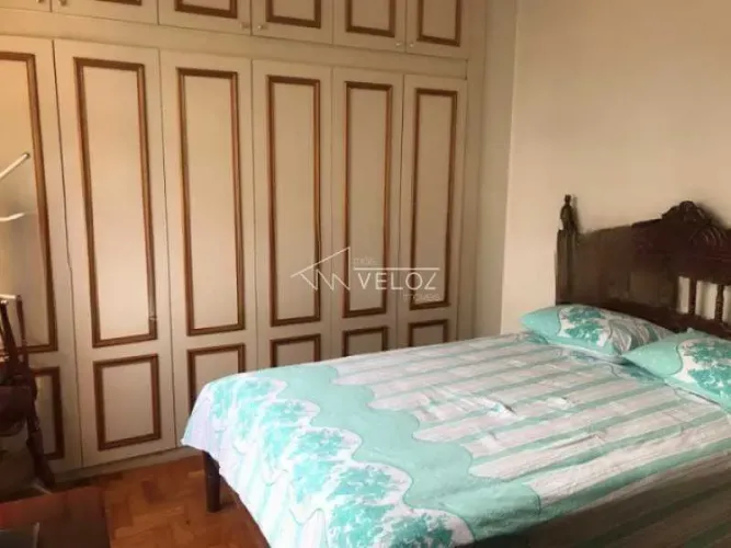 Apartamento - / Residencial / Laranjeiras