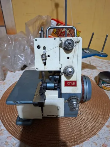 Máquina de costura