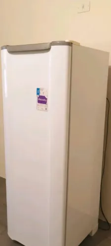 Geladeira Esmaltec ROC3 232/27 litros