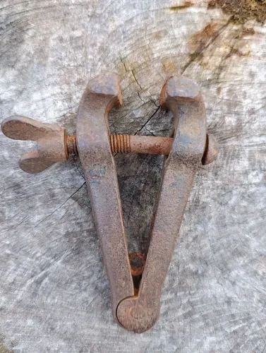 Morsa de mão para restaurar