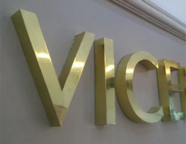 Letra caixa inox, latão, chapa galv. Letras em acrilico e pvc expandido
