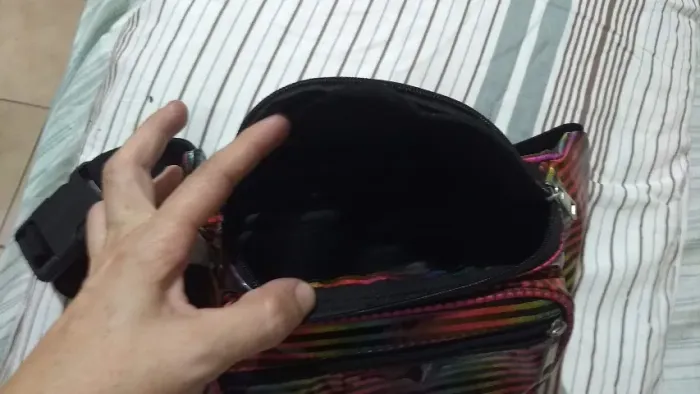 pochete/cintura/ombro Chilli Beans emborrachada impermeável. 