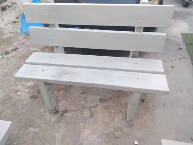 Bancos em concreto para Jardins