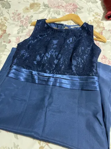Vestido de renda azul