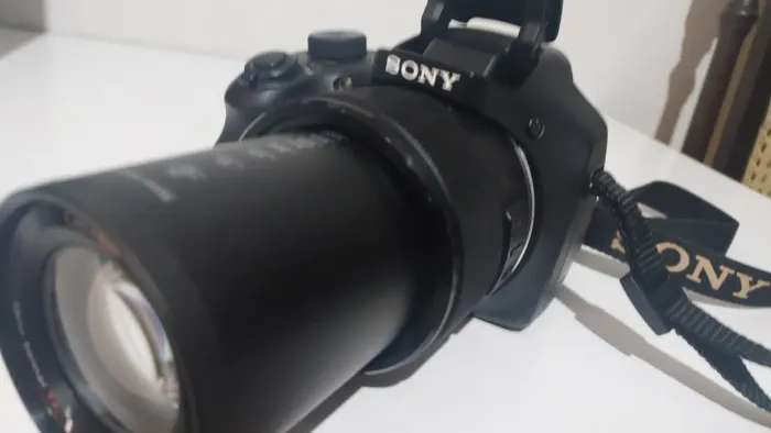 Câmera Sony DX-HX300 Cyber-Shot 20.4MP Zoom Óptico 50x