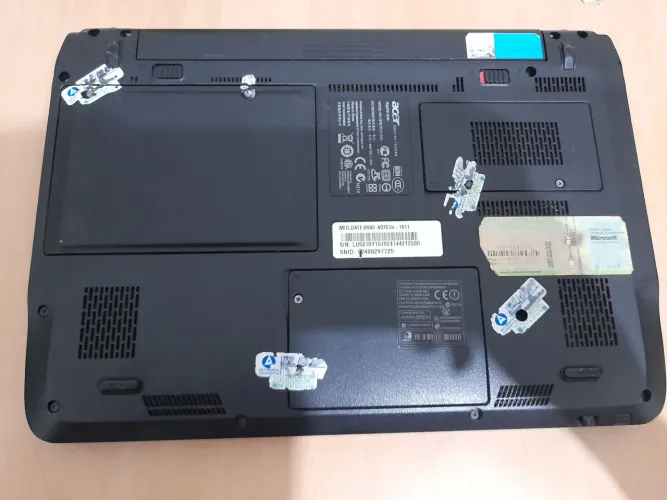 Netbook Intel Semi Novo