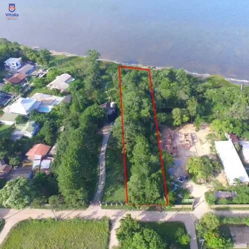 Terreno em Imbituba, localizado no bairro Alto Arroio, na beira da lagoa de Ibiraquera