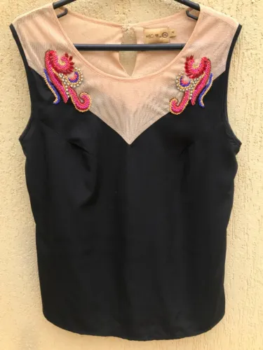 Blusa Preta Com Bordado Da Patboo Para C&A