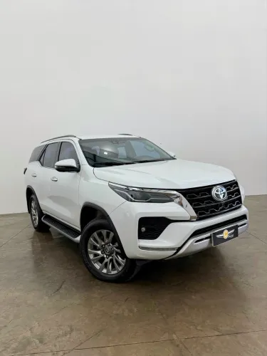 TOYOTA HILUX SW4 SRX 2024 7 LUGARES