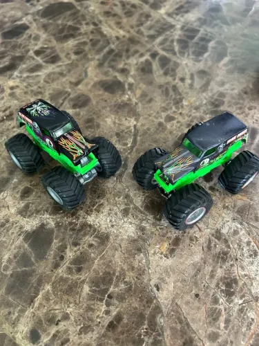 Grave Digger da linha Monster Jam ( Hot Wheels Monster Jam)