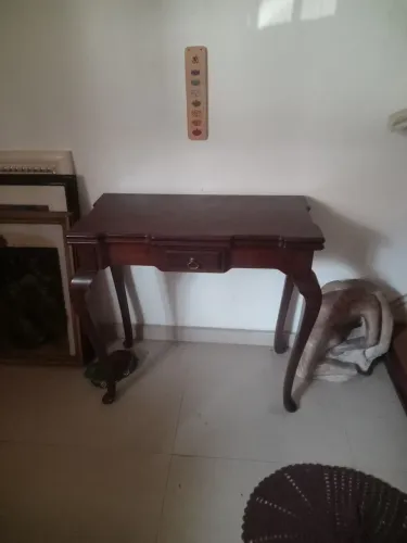 Mesa aparador antigo chipandelle