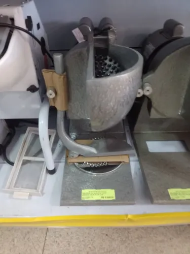 RALADOR DE QUEIJO E COCO GRANDE YOLE RY 06 2 CV NOVO
