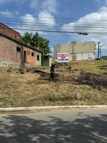 Vende terreno frente avenida 