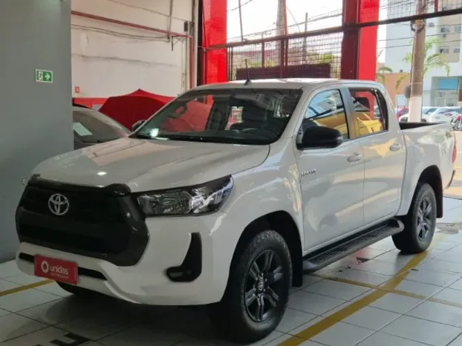 Toyota Hilux CD SR 4X4 2.8 TDI Diesel Aut. 2024