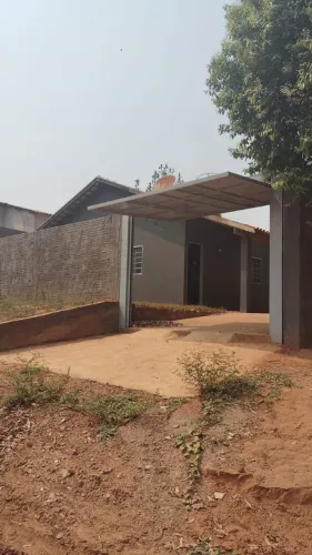 Vende-se casa em Anastacio com edicula.