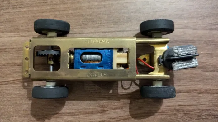Mecânica Rara Anos 60 - Motor Azul - Chassi de correr - Original da Estrela