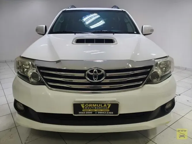 Toyota Hilux SW4 SRV 4x4 2014