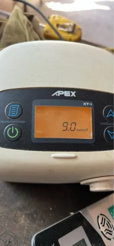 CPAP Apex XT Fit, utilizado para o tratamento da apneia obstrutiva do sono.