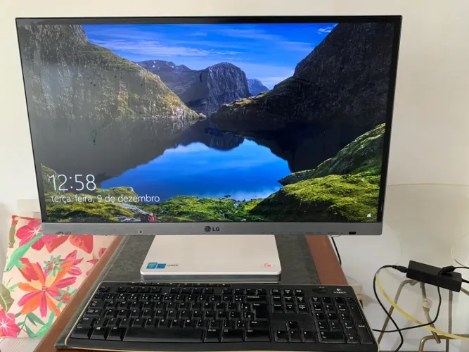 Computador LG All-in-One 27V745