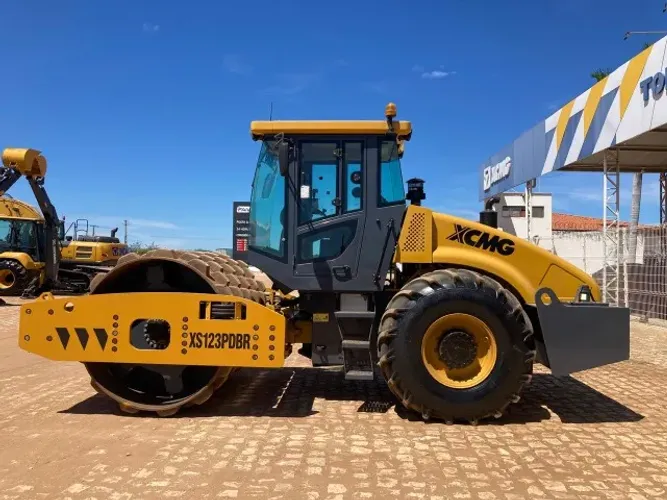 ROLO COMPACTADOR XCMG XS123PDBR COM KIT PATA 
