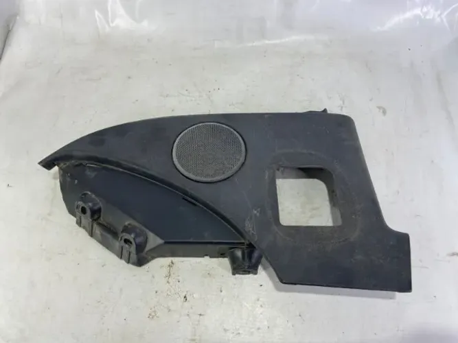 Suporte tampão bagagito lado direito VW Gol G3