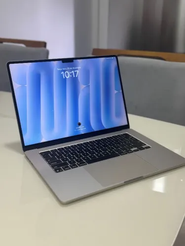 MacBook Air M4 15 Pol | 16GB | 256GB SSD | Garantia Apple até JUL/2026