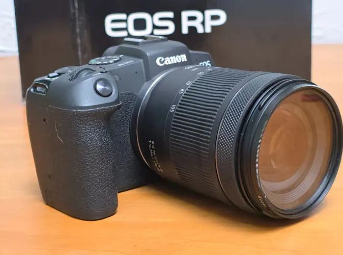 Câmera Canon EOS RP Mirrorless Kit com Lente Canon RF 24-105mm