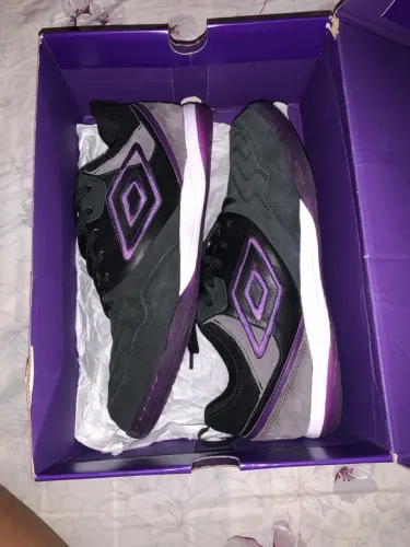 Tênis de futsal Umbro x High 