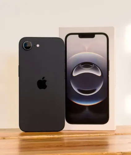 iPhone 16e 128Gb - Black - Lacradoo