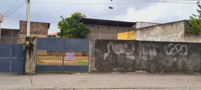 Trindade - Avenida Domingos Damasceno Duarte, 6 - R$2.000,00