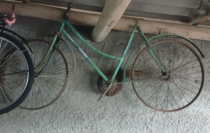 *Bicicleta monark antiga para restaurar*