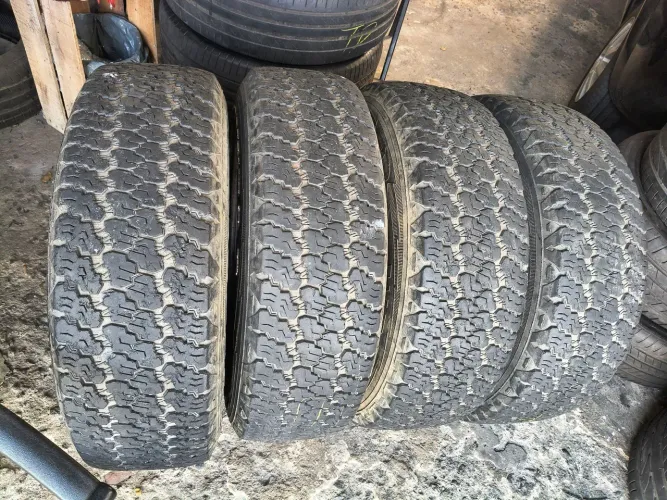 Pneus 245 75 17 Goodyear letras brancas 