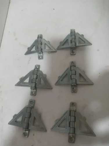 Dobradiças para Portas e Janelas Triangulares