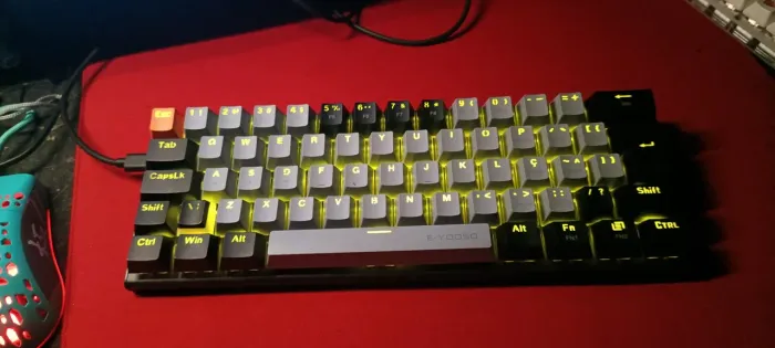 Teclado mecânico E-YOOSO Z11 60% TKL