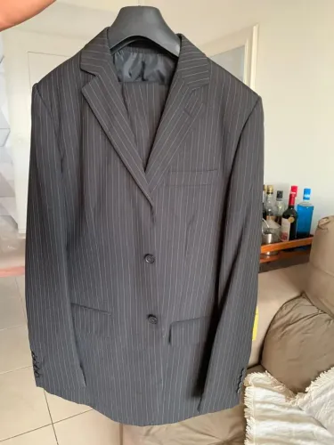 Terno Preto risca de giz completo calça e terno