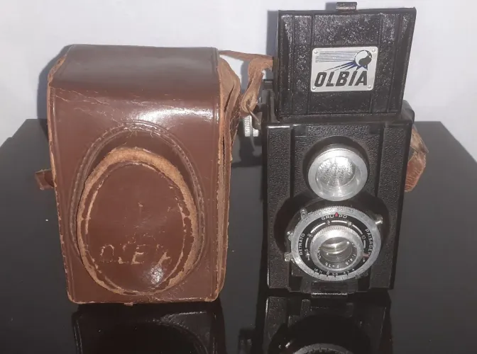 Câmera Olbia Vintage com Estojo - Colecionador