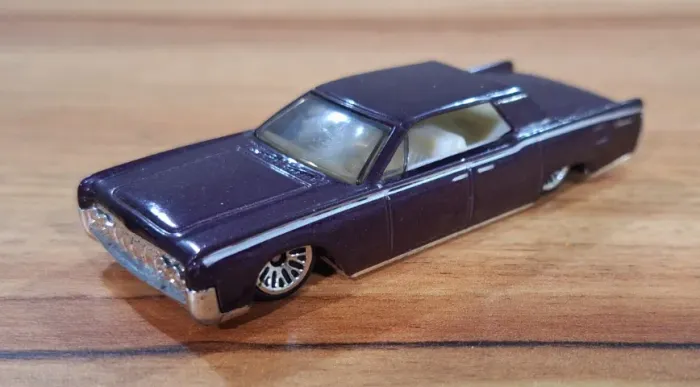 Hot Wheels '64 Lincoln Continental - 2007 New Models Series (Loose)