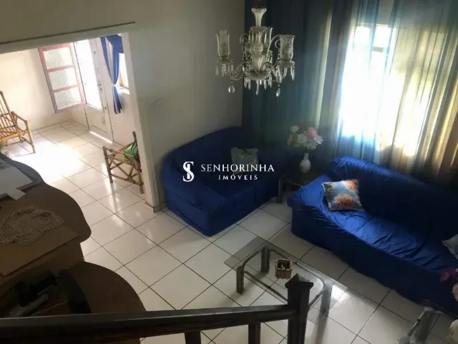 Sobrado à venda no Belenzinho (SP) com 250 m², planta ampla para reforma, próximo ao metrô