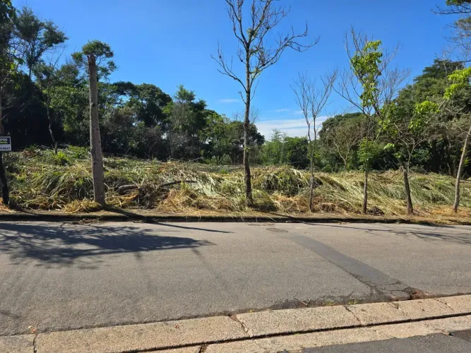 Imóvel para venda possui 2950 metros quadrados em Jardim Colonial - Atibaia - SP