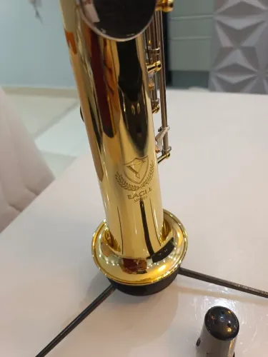 Sax soprano reto Eagle SP502 LN