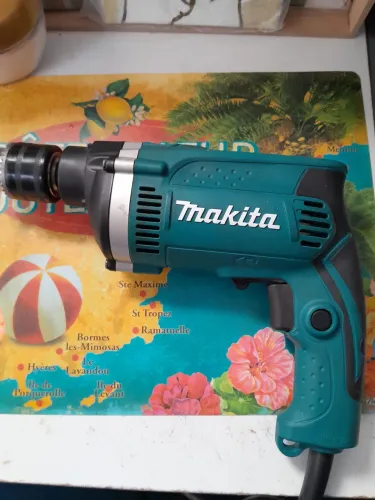 FURADEIRA MAKITA 110V