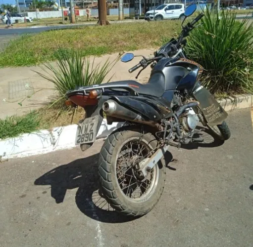 Vendo moto Bros em excelente estado de conservação.