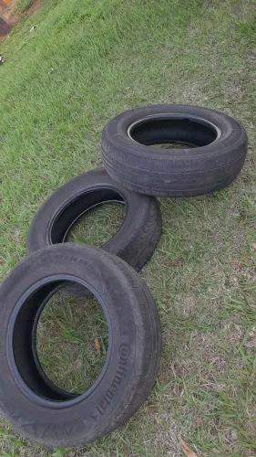 03 PNEU 185/70/14 - bom estado. Vendo os 03