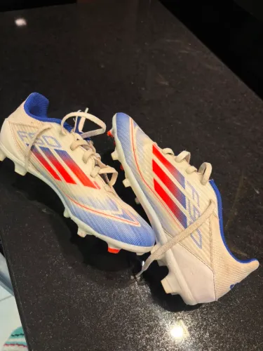Chuteira adidas campo