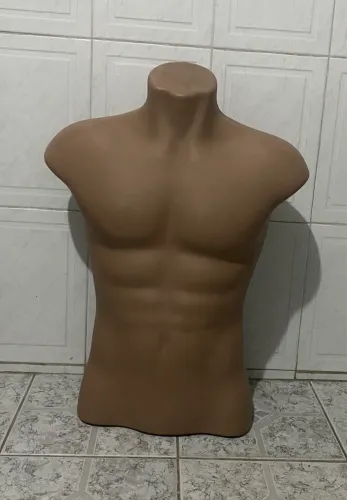 Manequim masculino e feminino 