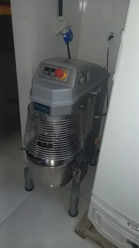 Batedeira prática 18L