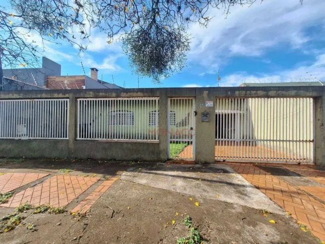 CASA Á VENDA NO JARDIM BANDEIRANTES