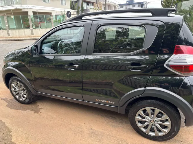 Fiat Mobi Trekking 1.0 Flex 5P 2021
