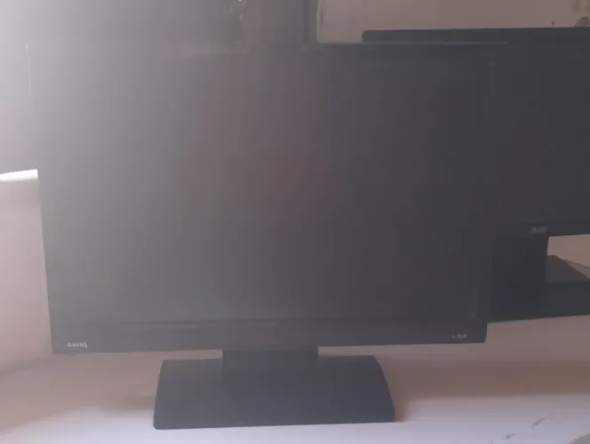 Monitor Benq 50 reais com defeito de imagem dando tela branca